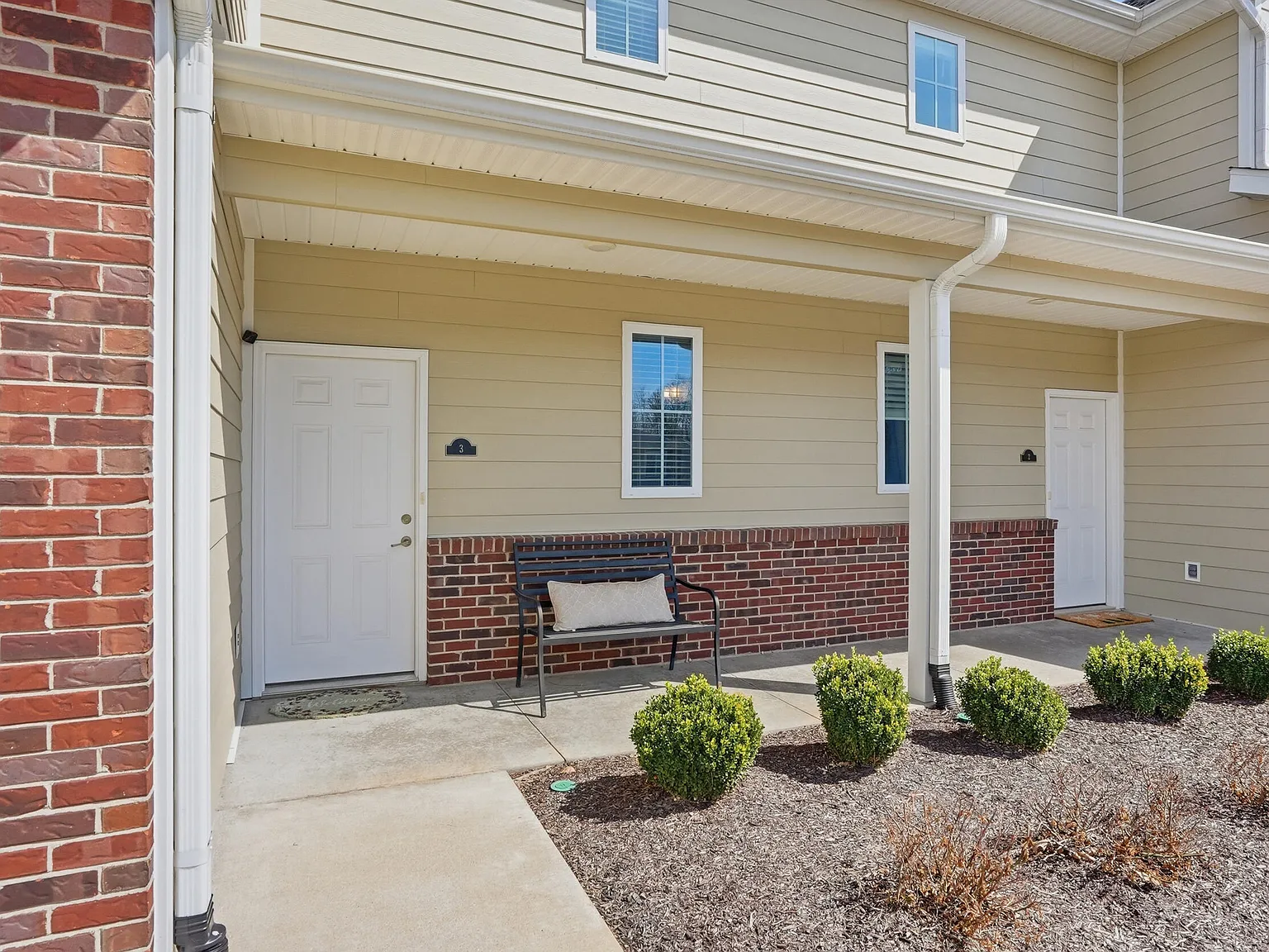 2 bed, 2.5 bath, 1504 sqft, $2,200 — Photo 3