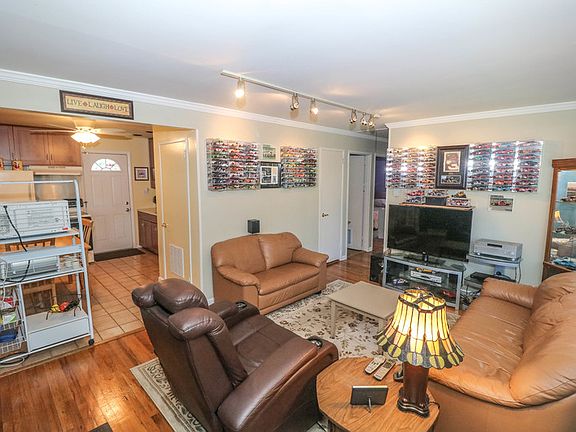3rd image of 871 Guy Lombardo Ave