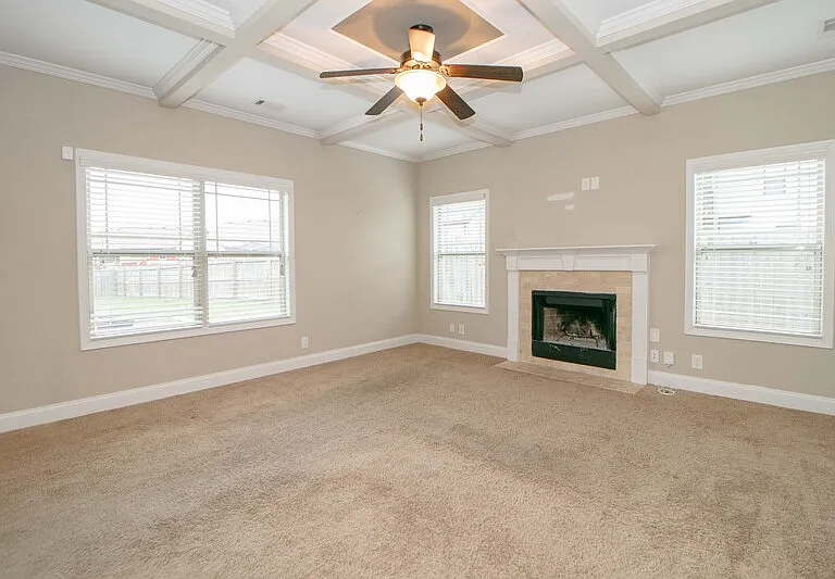 3338 N Henderson Way — Photo 3