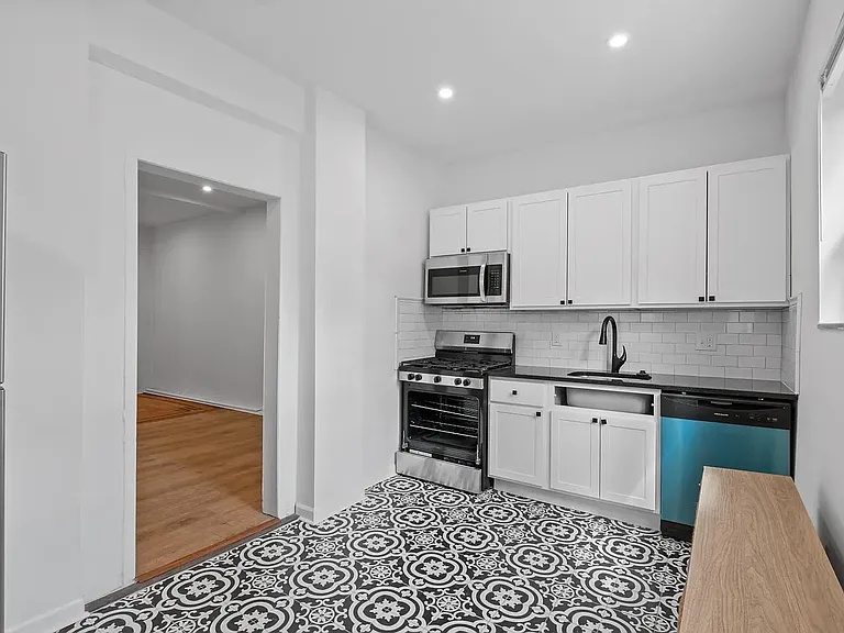 922 Snyder Ave — Photo 12