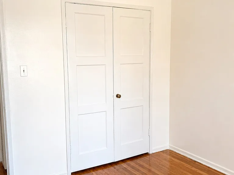 4580 California Ave — Photo 4