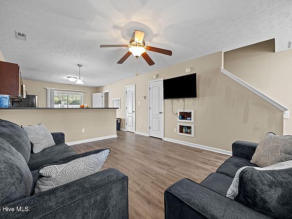 5th image of 307 Glen Cannon Drive