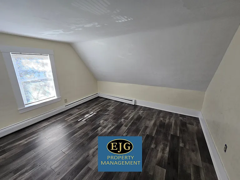 20 Pleasant St #A — Photo 14