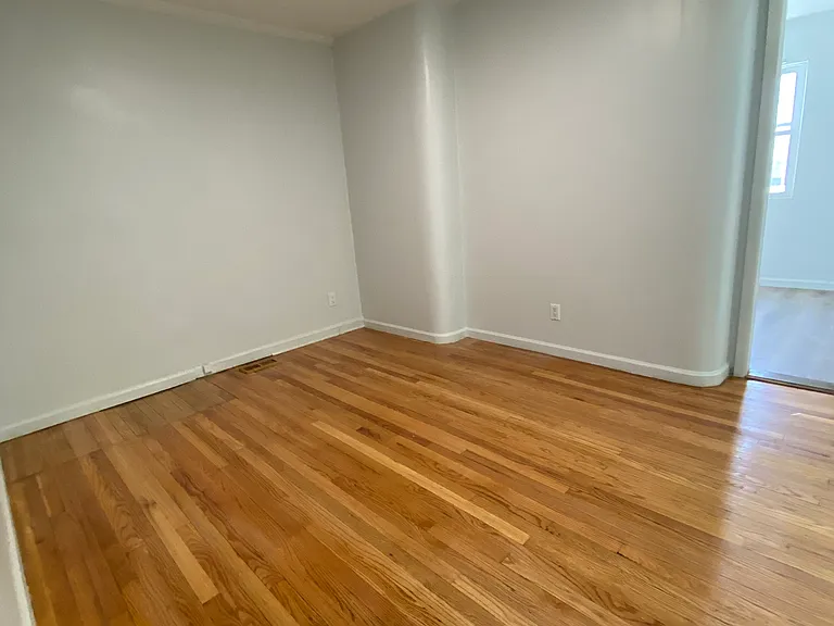 336 Scranton Ave #1 — Photo 46