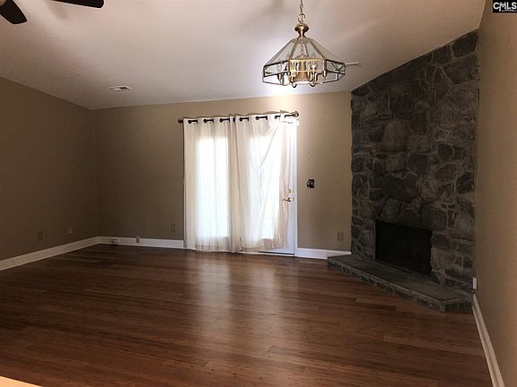 3rd image of 144 Whitwood Cir