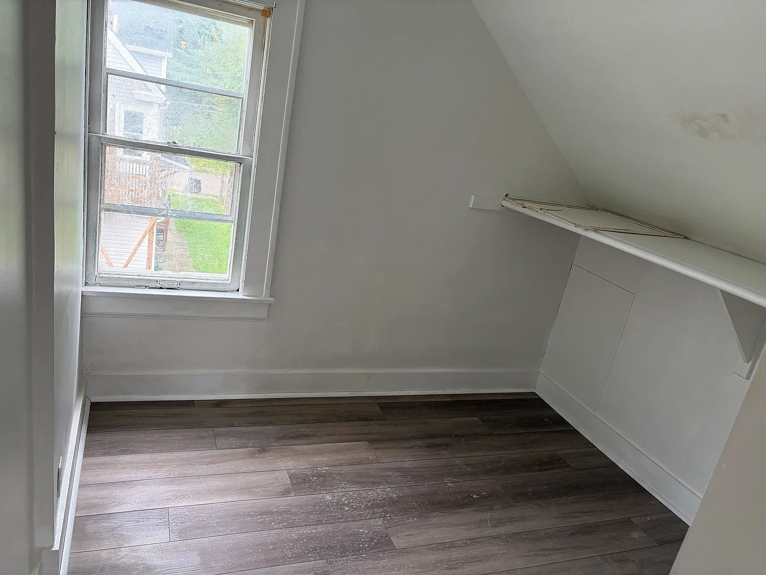 3 bed, 1200 sqft, $995 — Photo 2