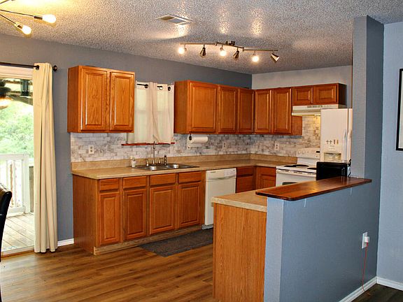 4th image of 572 Fm 1414