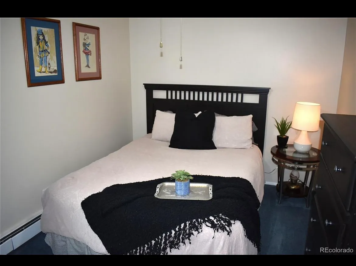 2 bed, 945 sqft, $1,700 — Photo 2