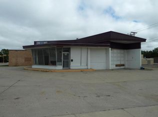 302 1st Ave N, Jamestown, ND 58401