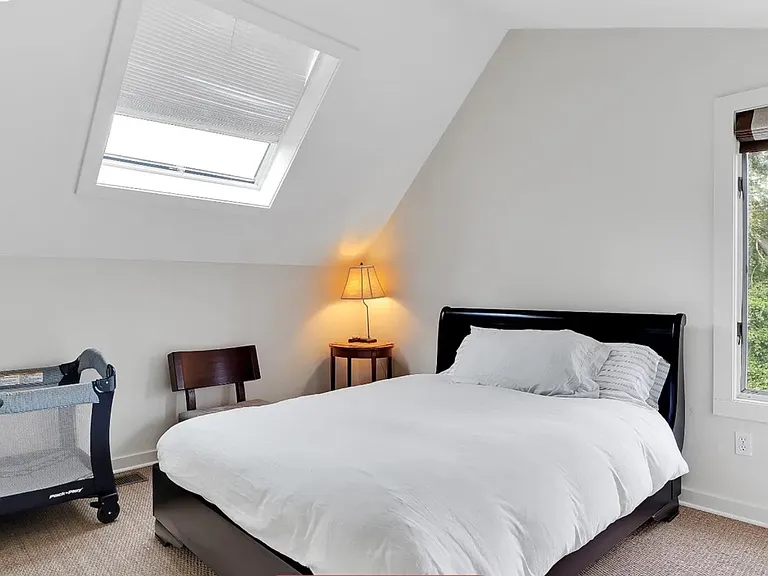 37 Gardiners Bay Dr — Photo 11