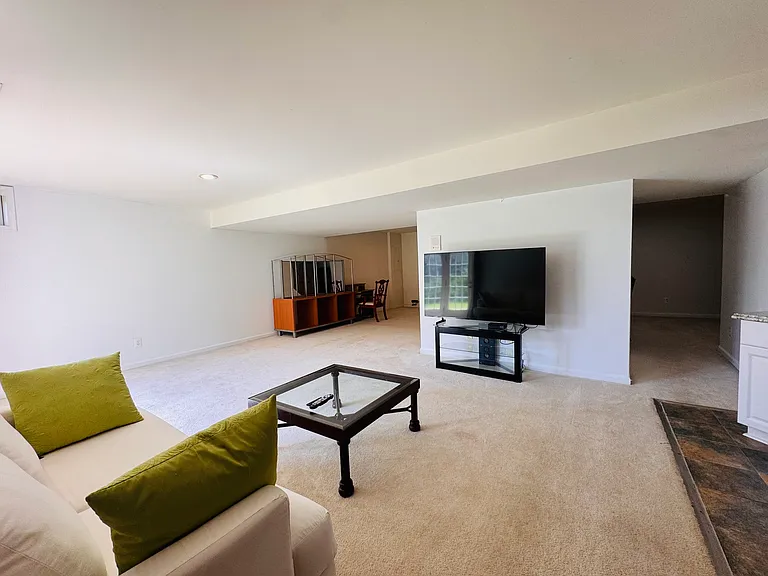 17754 Avenel Ln #BASEMENT — Photo 22