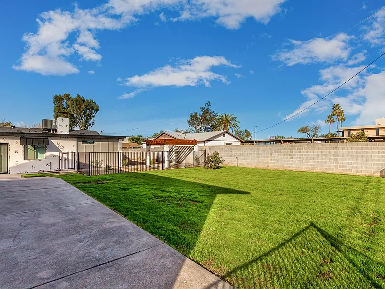 2817 N 29th Pl — Photo 42