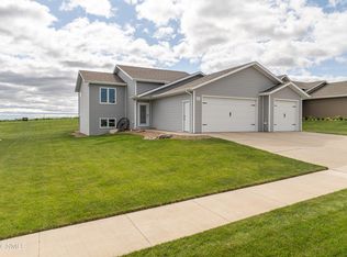 3300 14th Ave SE, Mandan, ND 58554