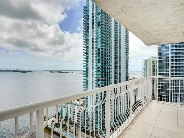 1200 Brickell Bay Dr APT 2501, Miami, FL 33131