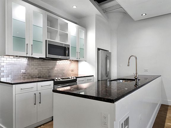 3rd image of 2600 W 7th St APT 1529