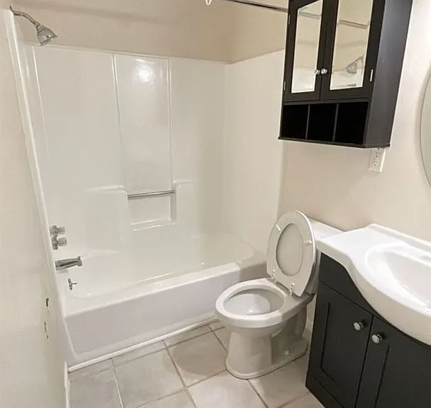 4717 Cobblestone Dr #B5 — Photo 1