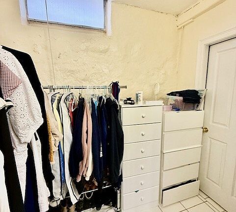 4th image of 34 Mt Vernon St APT B