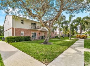 2037 S Seacrest Blvd APT B, Boynton Beach, FL 33435