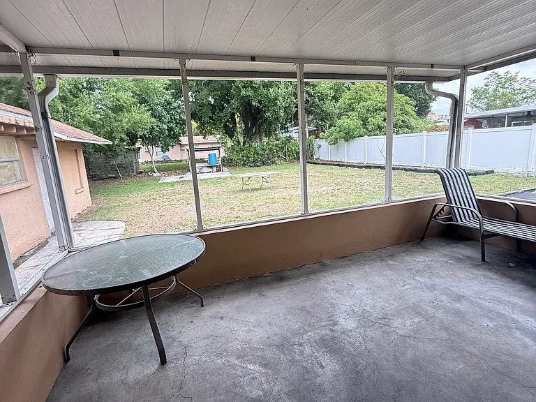 3009 W Beach St — Photo 11