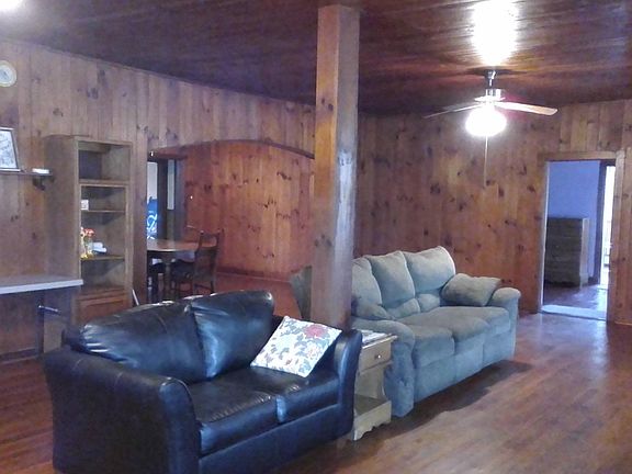 3rd image of 49 Hemlock Hills Dr