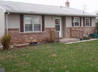 2177 Cloverfield Dr, Lebanon, PA 17046