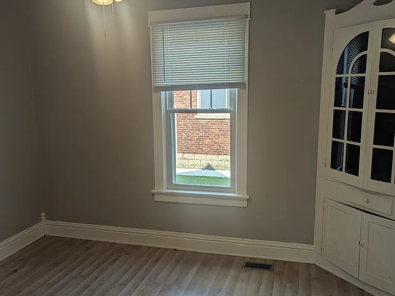 761 E 3rd St #2 — Photo 5