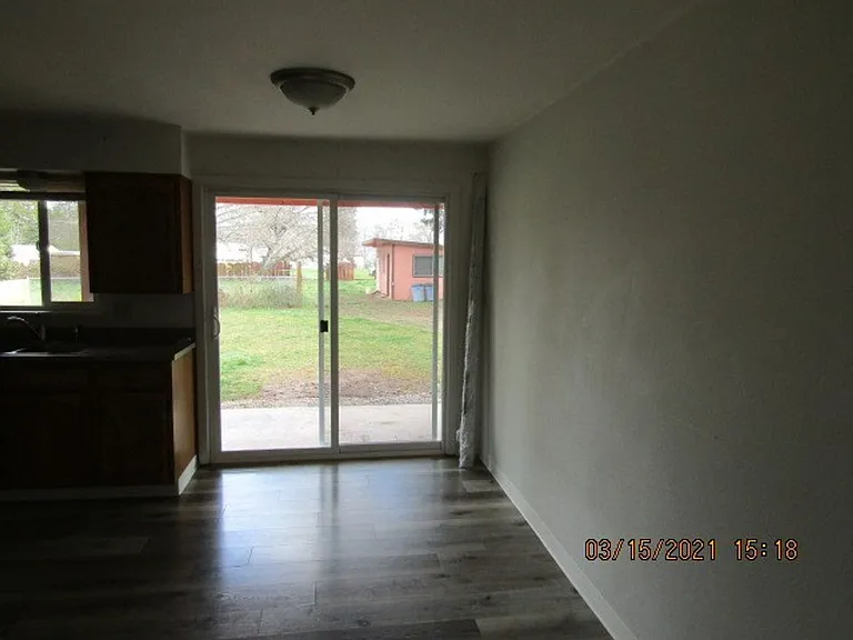 2417 & 2419 Happy Valley Dr — Photo 5
