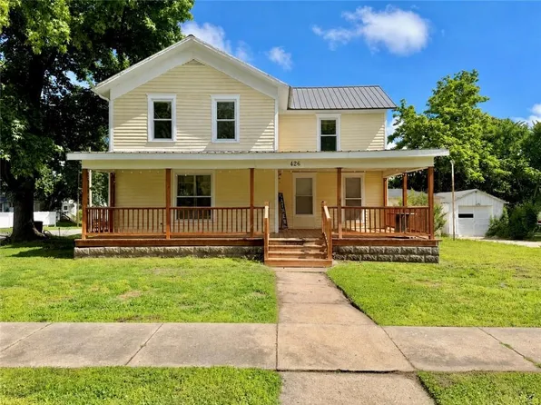 426 W Walnut St, Nevada, MO 64772