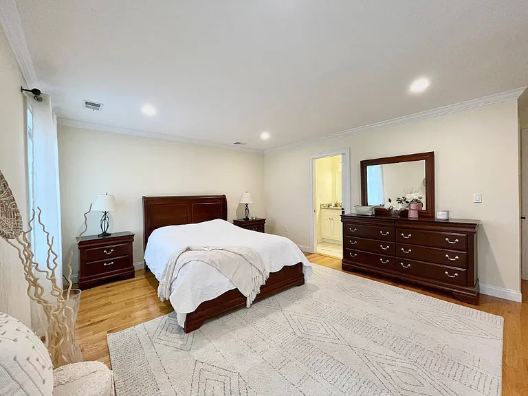 3 Germain Ave #2 — Photo 15