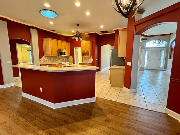 3rd image of 3001 Camberly Cir