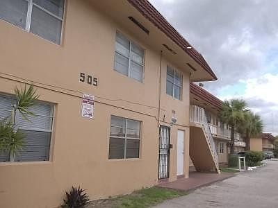 5th image of 505 NW 177th St APT 215