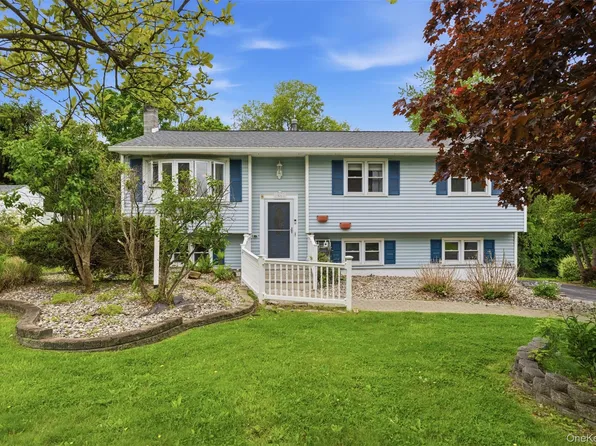 31 Top O Hill Road, Wappingers Falls, NY 12590