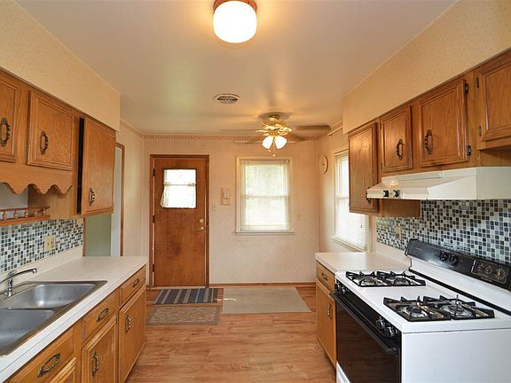 4th image of 3755 Terry Ln