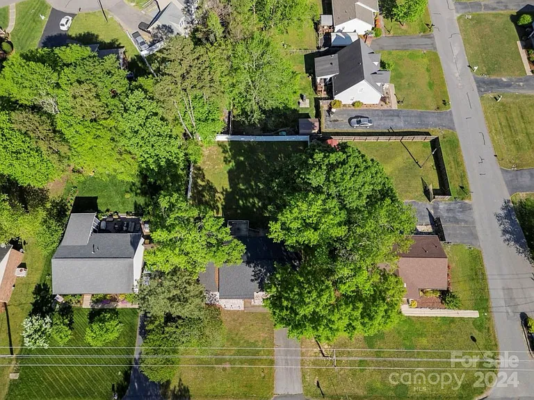 1428 Midlake Ave — Photo 31