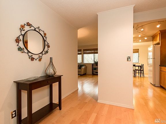 3rd image of 4015 NE Lookout Ln
