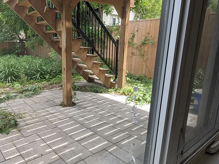 2099 Dufferin St — Photo 19