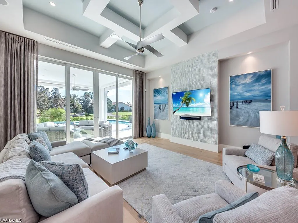 4 bed, 5.5 bath, 4500 sqft, $12,000 — Photo 2