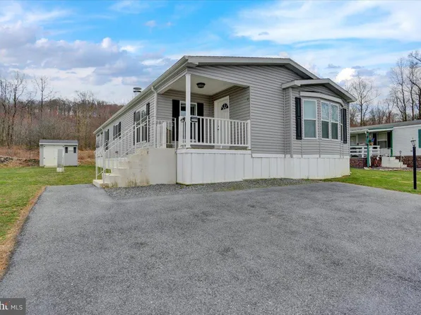 16 Mountain View Ln, Blandon, PA 19510