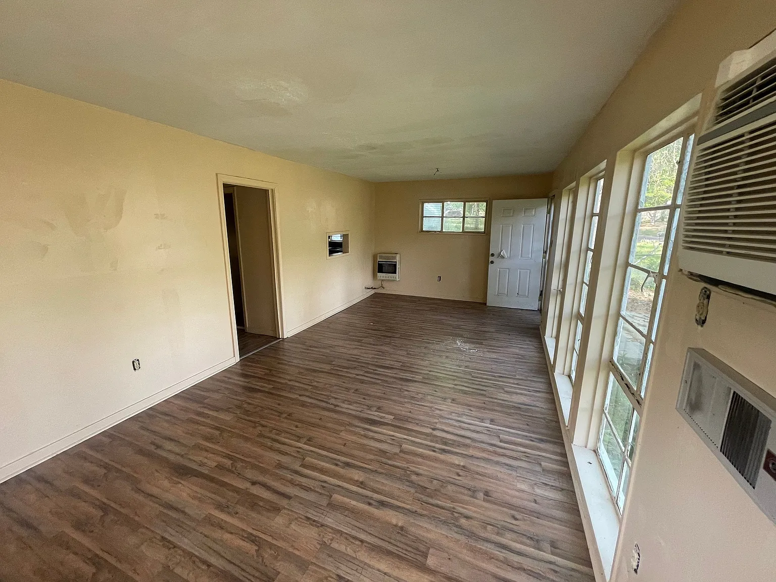 723 Glenmont Drive - 1 — Photo 4