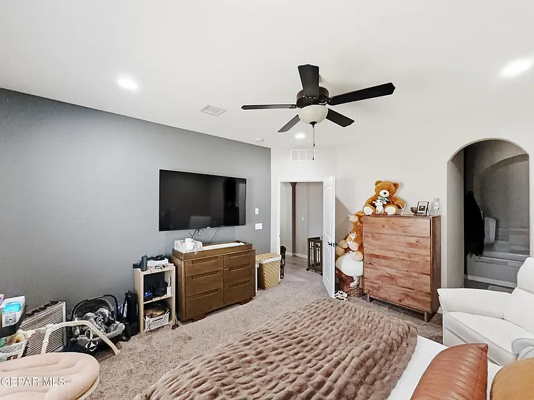 12805 Kingsbury Ave — Photo 12