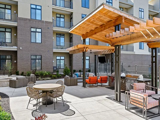 The District Flats — Photo 16