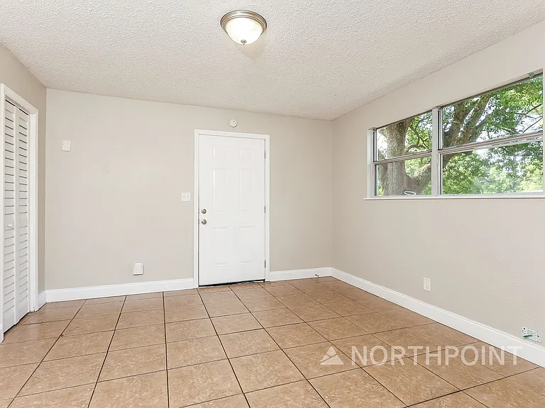 6813 Tinkerbell Ln — Photo 2
