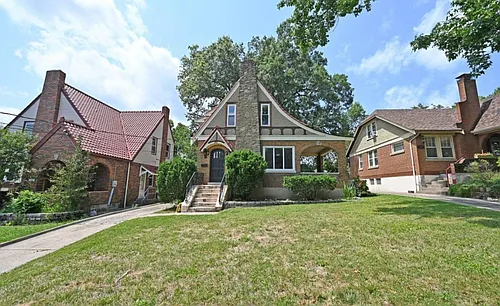 1011 Kreis Ln Photo 1