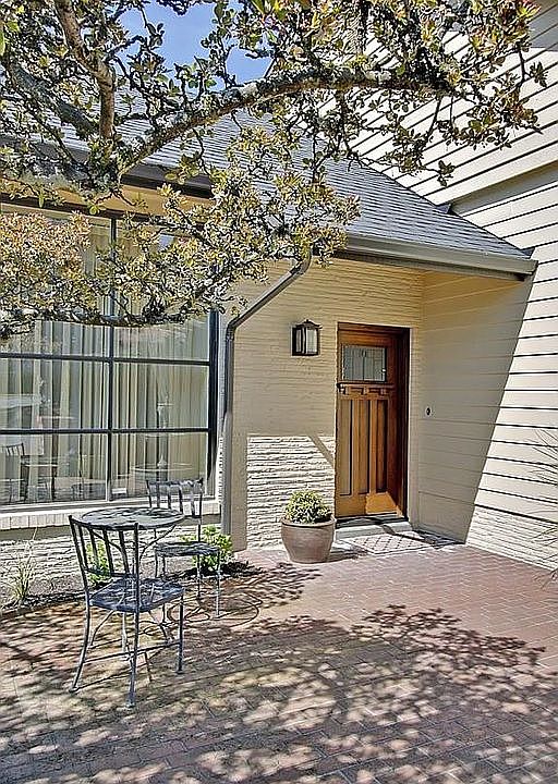 1st image of 1025 91st Ave NE