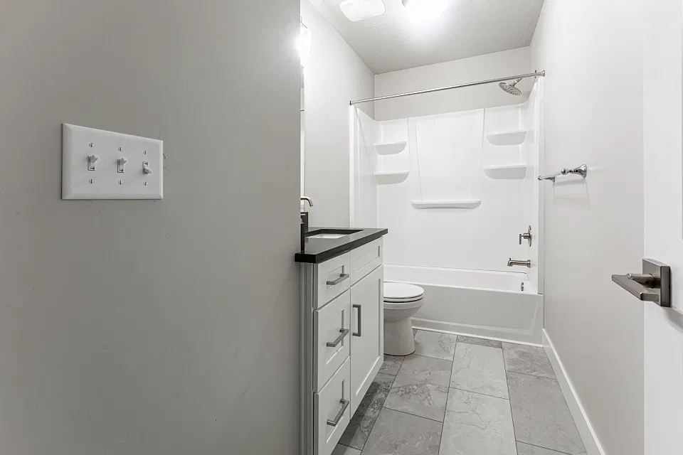 3 bed, 3.5 bath, 1779 sqft, $2,500 — Photo 4