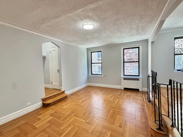 567 Fort Washington Avenue image 1 of 11