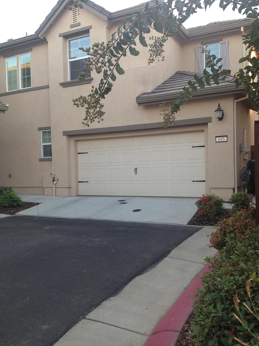 845 Equinox Loop photo 1