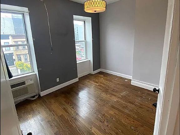 4th image of 992 Herkimer St #3