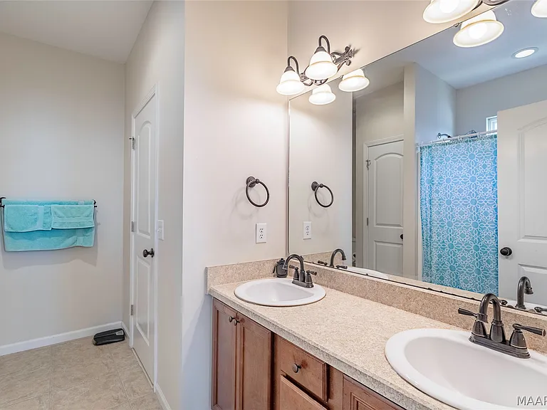 3909 Brookshire Way — Photo 12