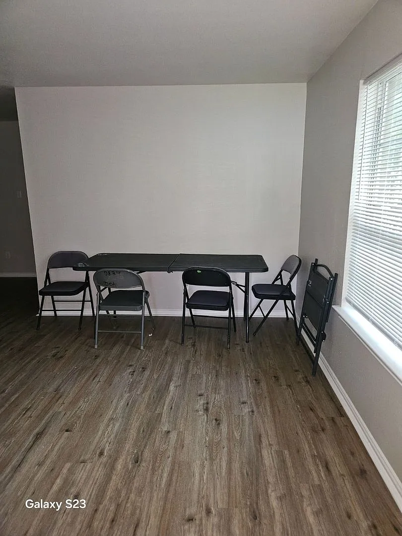 Room in 3 Bedroom Home at Stalcup Rd — Photo 4